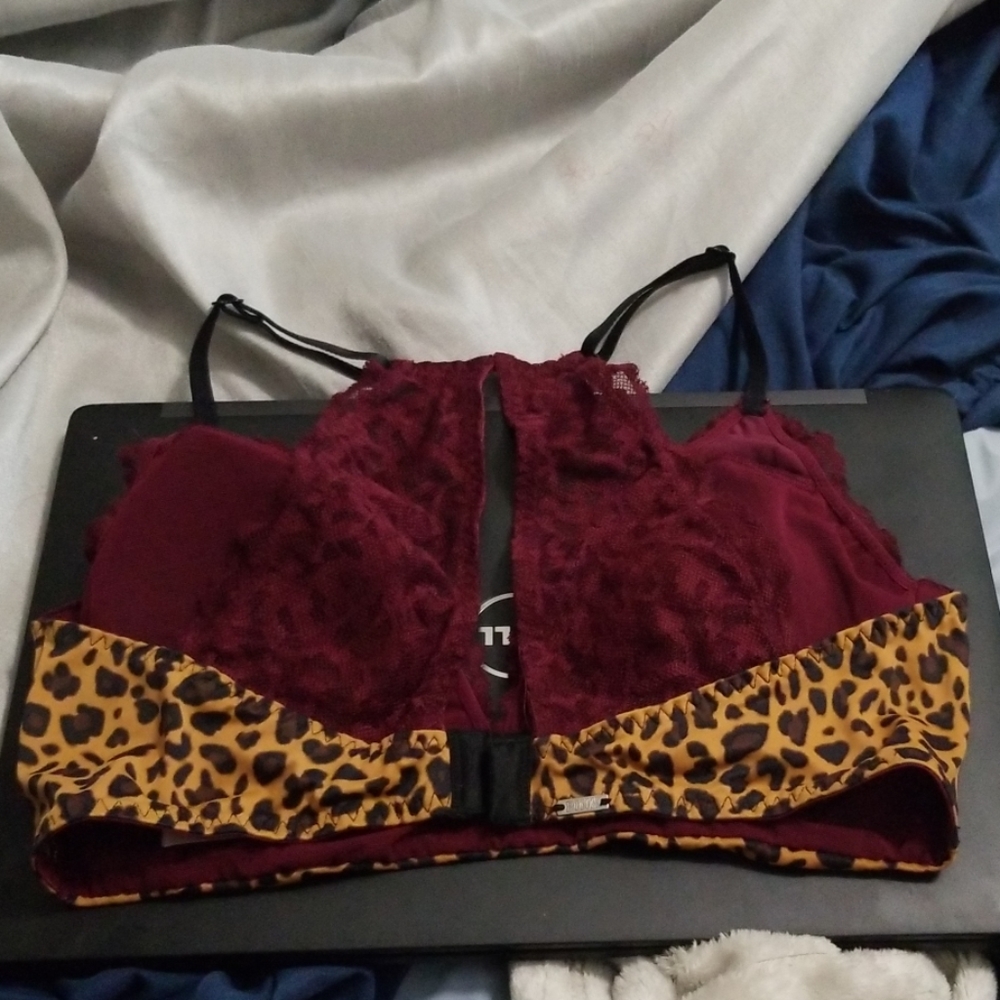 Victoria's secret bra - Picture 2 of 3